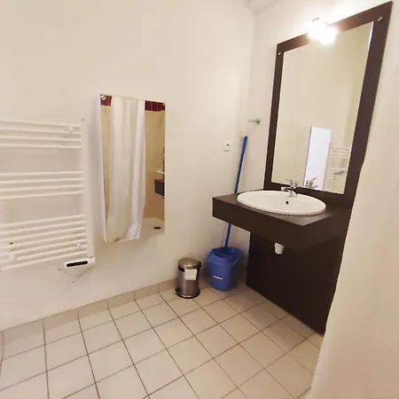 Apartamento Zenitude, T3, Centre Luchon, Wifi, Casier A Skis, Ascenseur, 6 Personnes